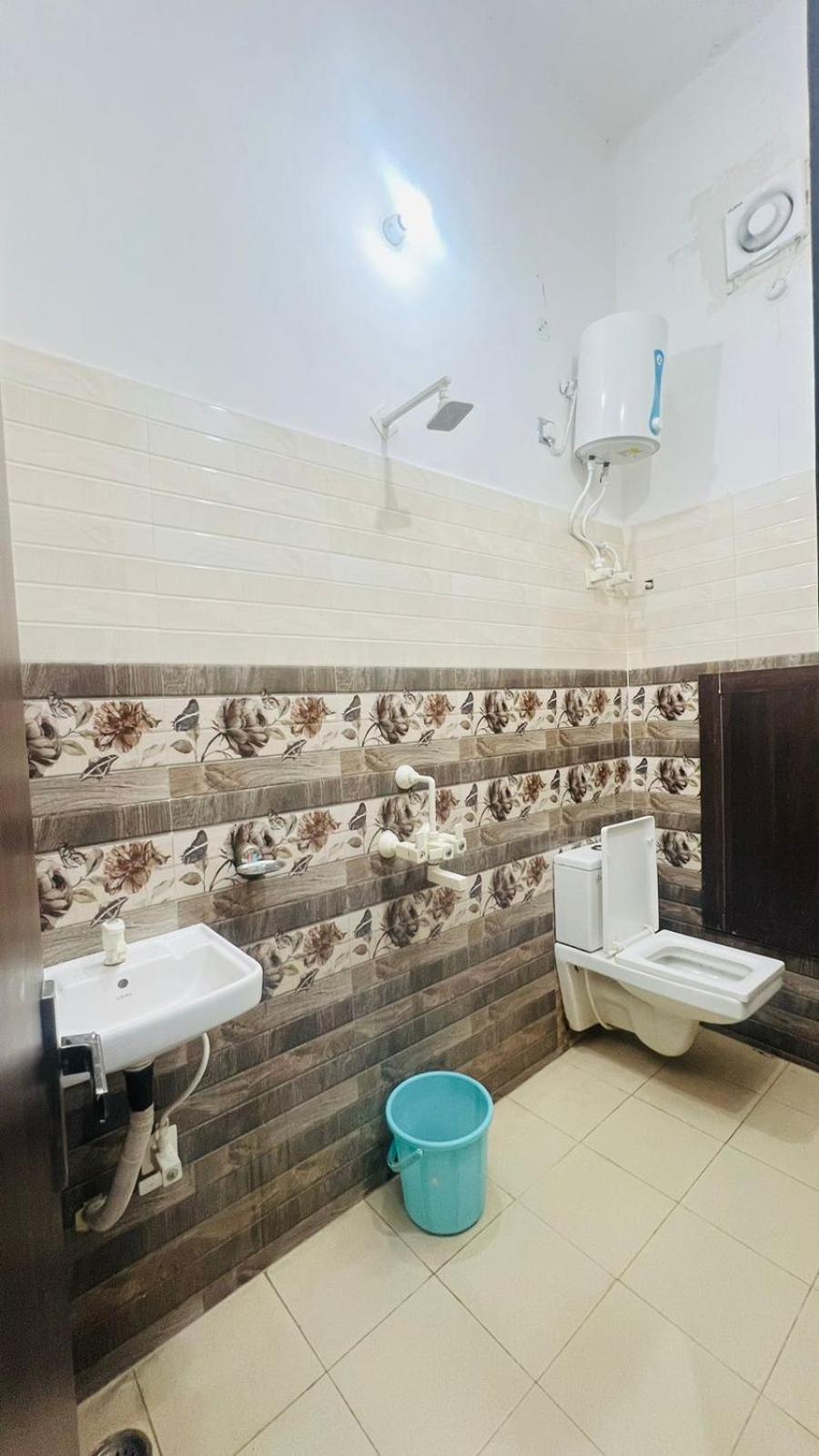 Hotel Rudra Residency Near Railway Station ماثورا المظهر الخارجي الصورة