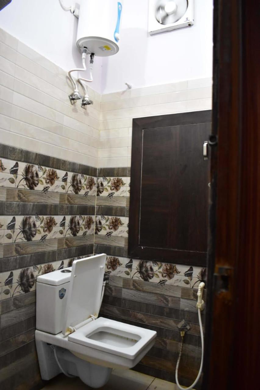 Hotel Rudra Residency Near Railway Station ماثورا المظهر الخارجي الصورة