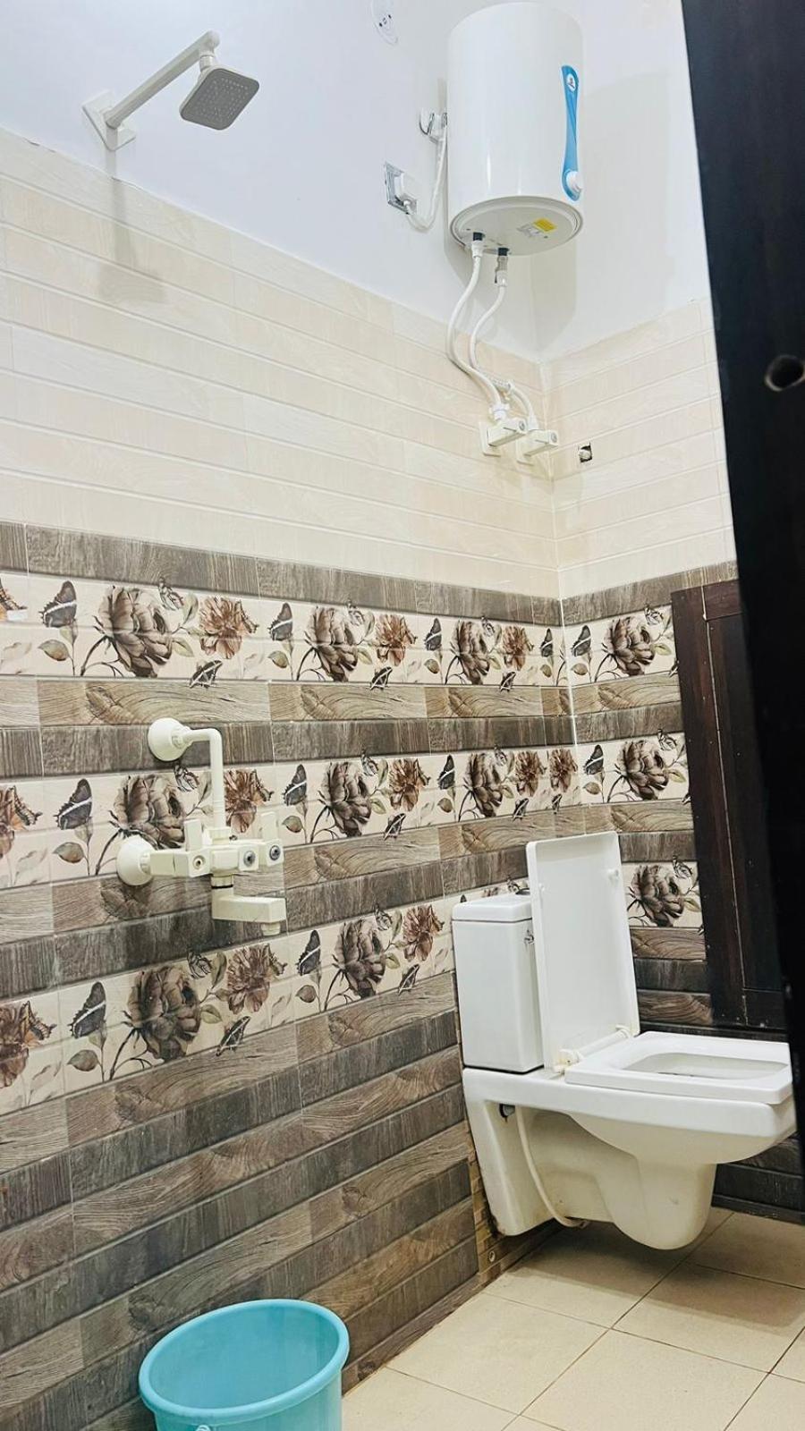 Hotel Rudra Residency Near Railway Station ماثورا المظهر الخارجي الصورة