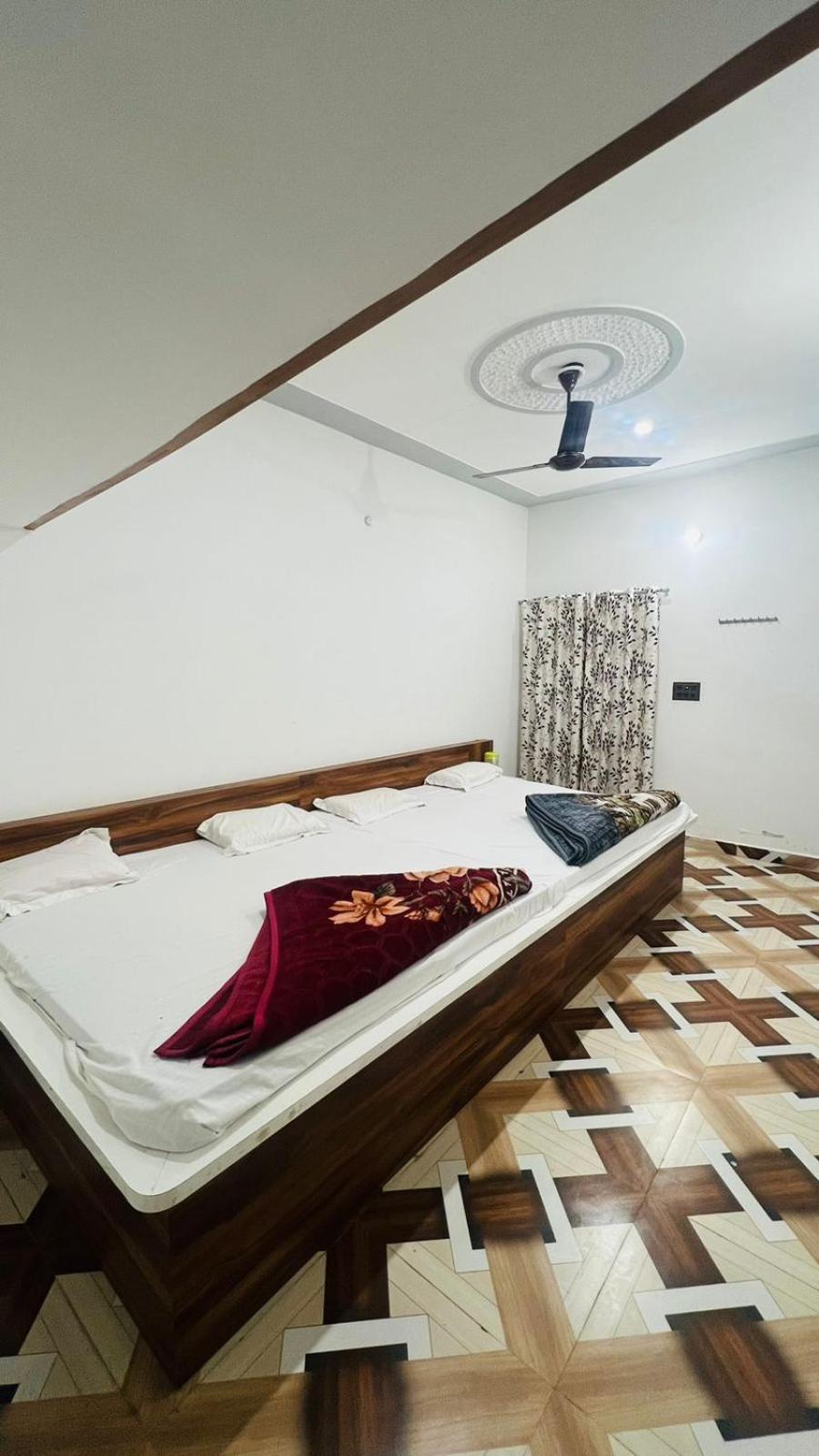 Hotel Rudra Residency Near Railway Station ماثورا المظهر الخارجي الصورة